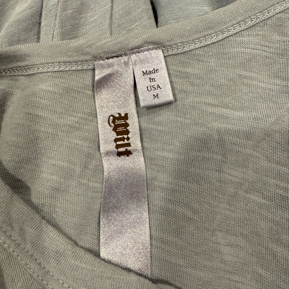 Wilt grey/lavender V-neck top. Sz Medium - Picture 8 of 8